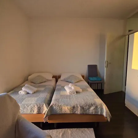 Ljubica For 2 Persons 150m From The Apartment